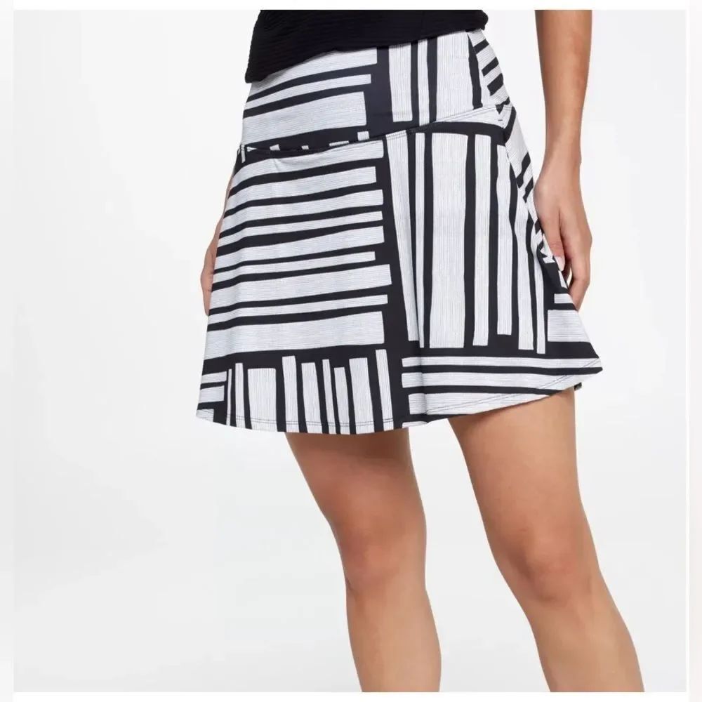 CALIA 15" Eagle Golf Skort NEW with tags Size Small Graphic Grid Black Stripes